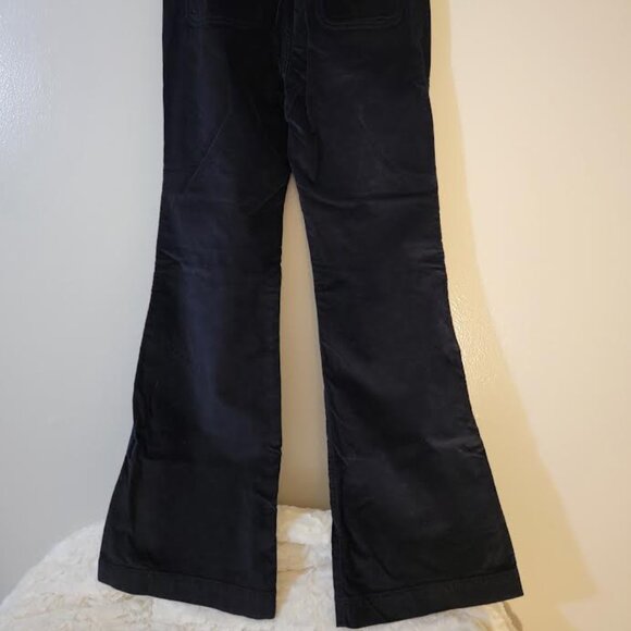 Old Navy Extra High-Rise Flare Trousers - Picture 4 of 6